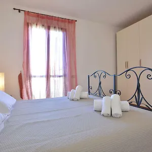 Izzhome Crispi Pula
